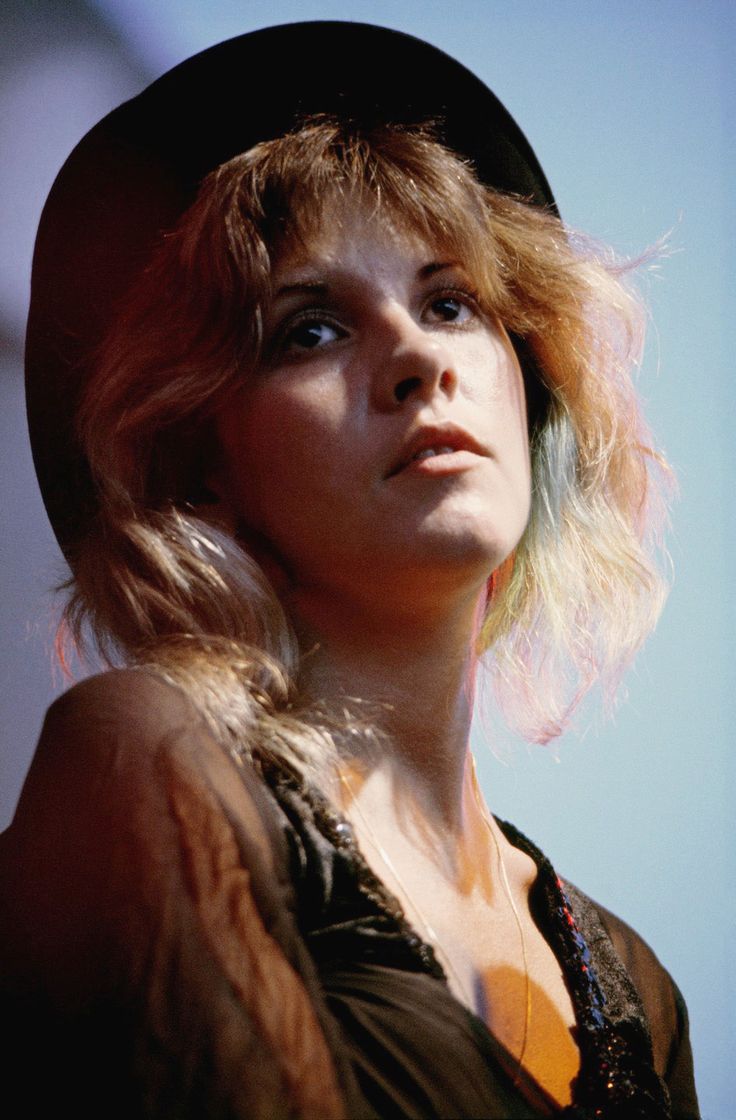 The Soft Glow and Hidden Depth of Fleetwood Mac’s “Honey Hi”